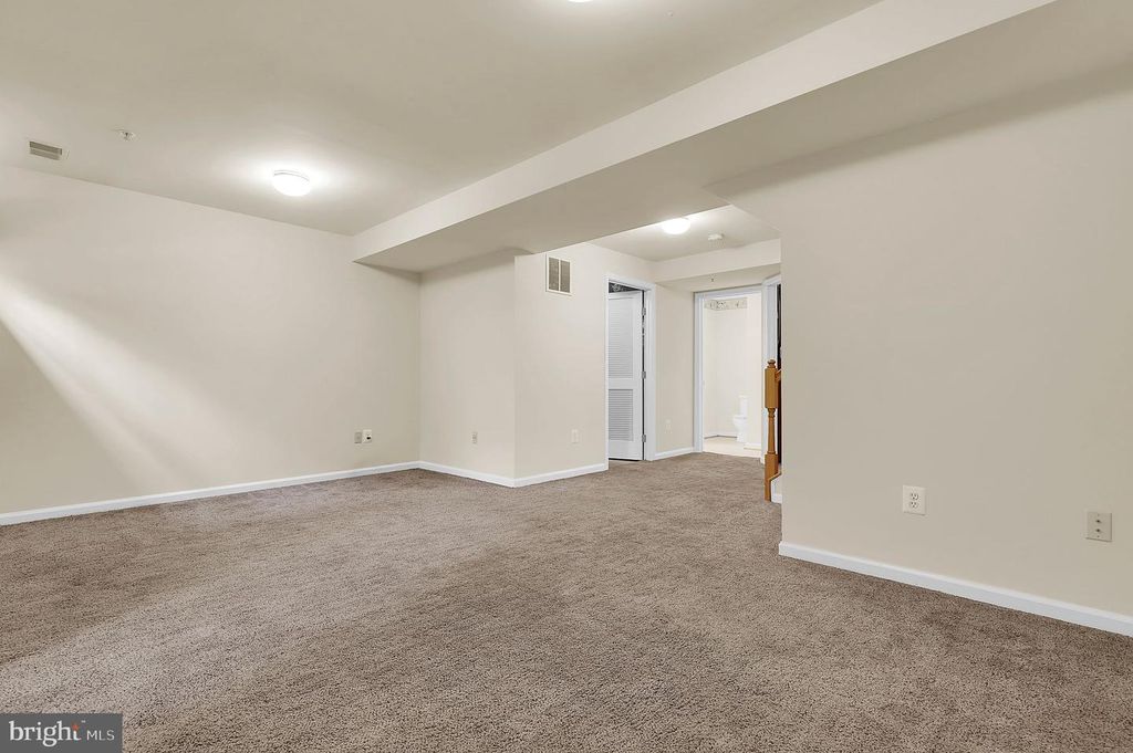 Image 40 of property listing at 9424 BERKLEY LN, Frederick, MD 21701