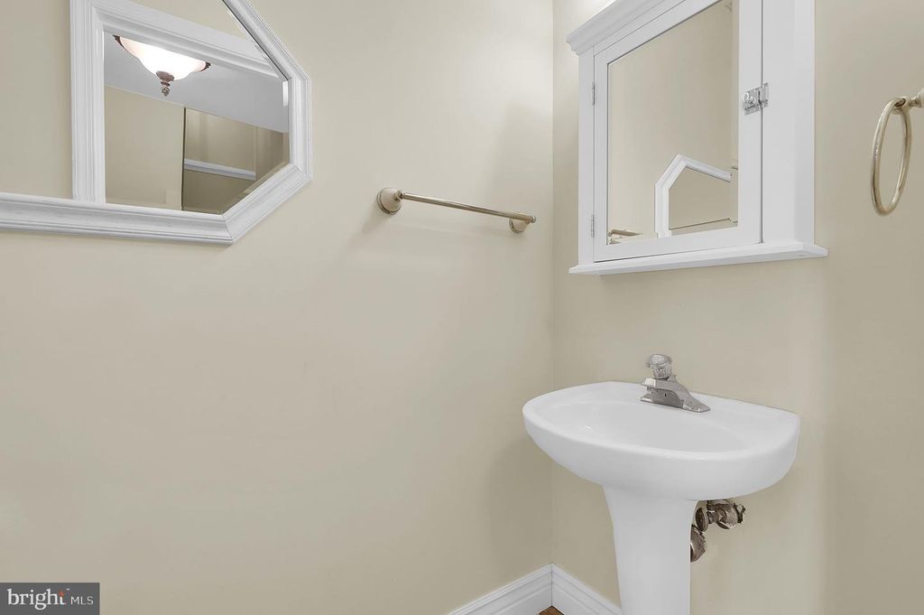 Image 7 of property listing at 9424 BERKLEY LN, Frederick, MD 21701