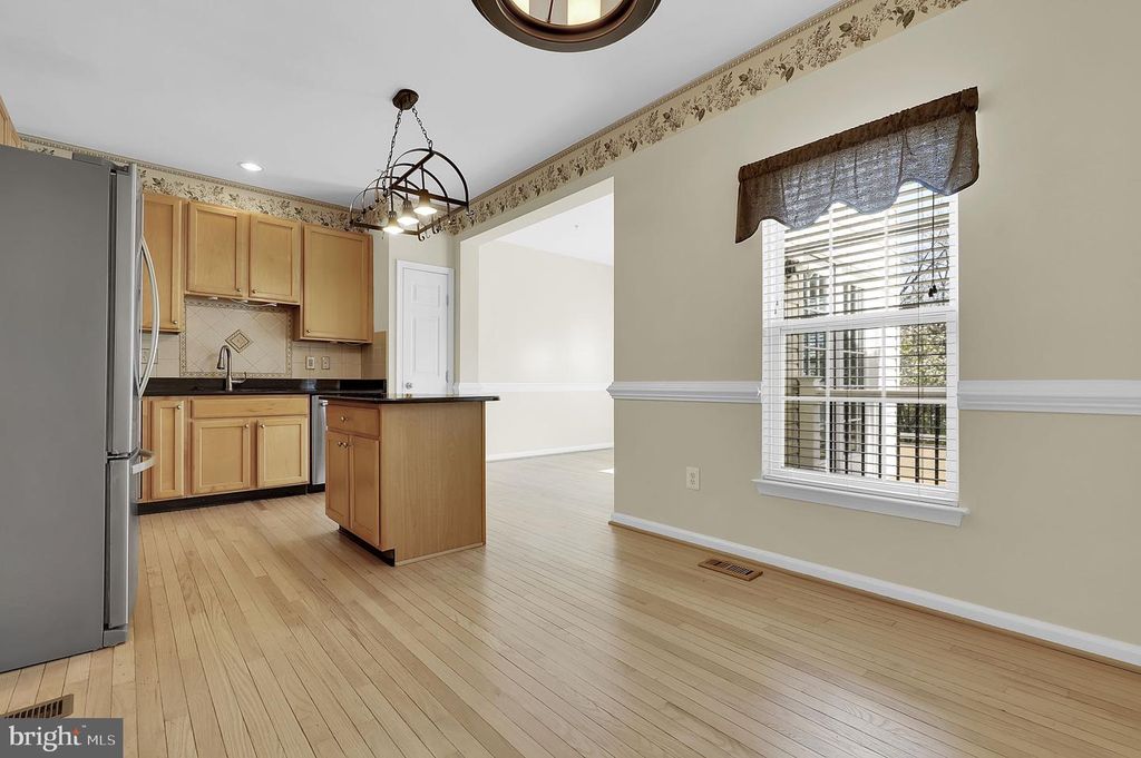 Image 9 of property listing at 9424 BERKLEY LN, Frederick, MD 21701