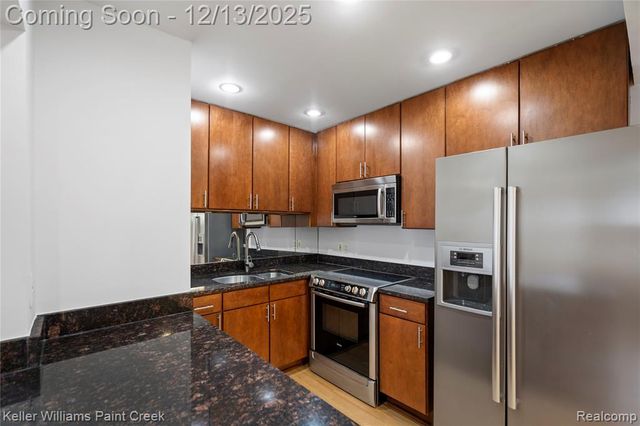 2311 Walton Boulevard 28, Rochester Hills, MI 48309