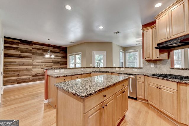 2213 HAMILTON MILL Parkway, Dacula, GA 30019