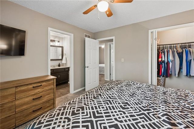 1506 Hawthorn Circle, Pleasant Hill, MO 64080