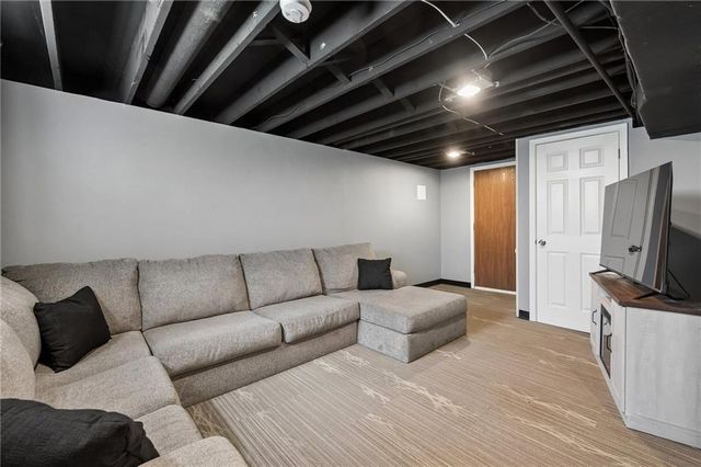 1506 Hawthorn Circle, Pleasant Hill, MO 64080