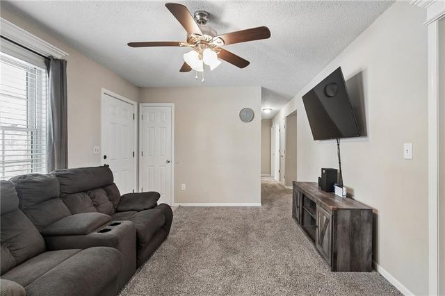 1506 Hawthorn Circle, Pleasant Hill, MO 64080
