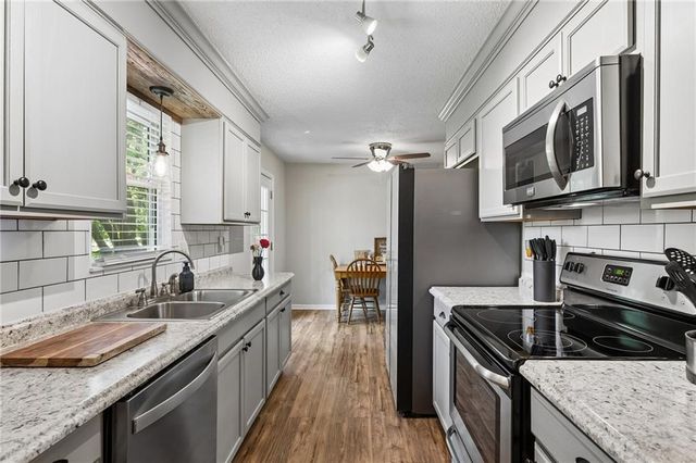 1506 Hawthorn Circle, Pleasant Hill, MO 64080