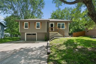 1506 Hawthorn Circle, Pleasant Hill, MO 64080