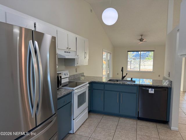 3389 EXCALIBUR Way, Jacksonville, FL 32223