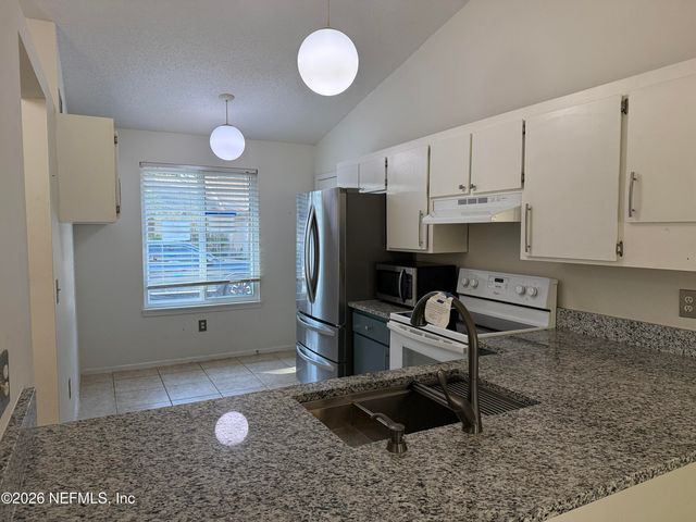 3389 EXCALIBUR Way, Jacksonville, FL 32223