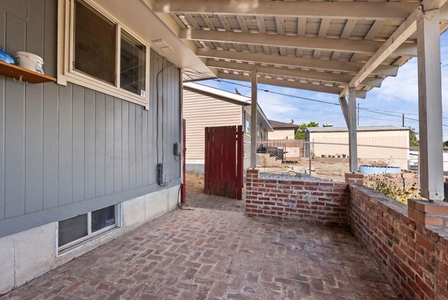 1404 E Gordon Ct, Spokane, WA 99207