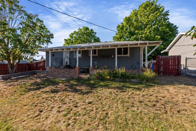 1404 E Gordon Ct, Spokane, WA 99207