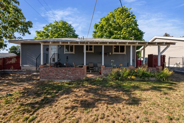 1404 E Gordon Ct, Spokane, WA 99207