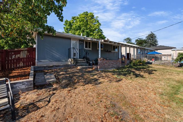 1404 E Gordon Ct, Spokane, WA 99207