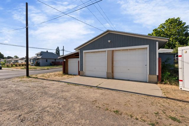1404 E Gordon Ct, Spokane, WA 99207