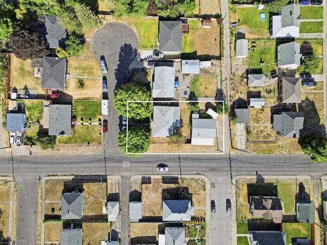 1404 E Gordon Ct, Spokane, WA 99207