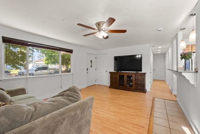 1404 E Gordon Ct, Spokane, WA 99207