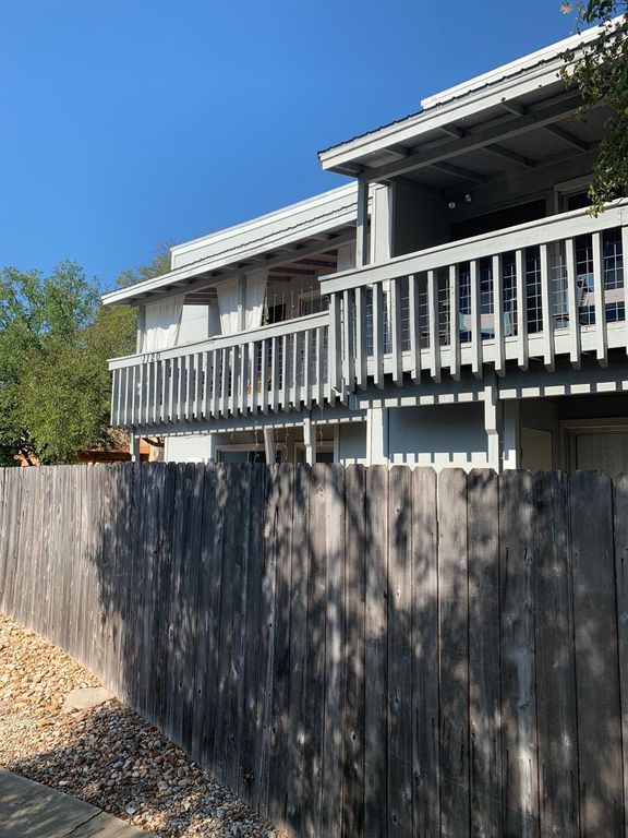 1120 Hollow Creek DR B, Austin, TX 78704