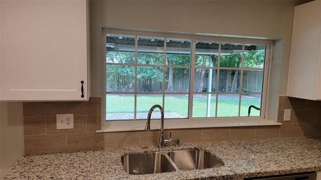 9630 E Savile Circle, Houston, TX 77065