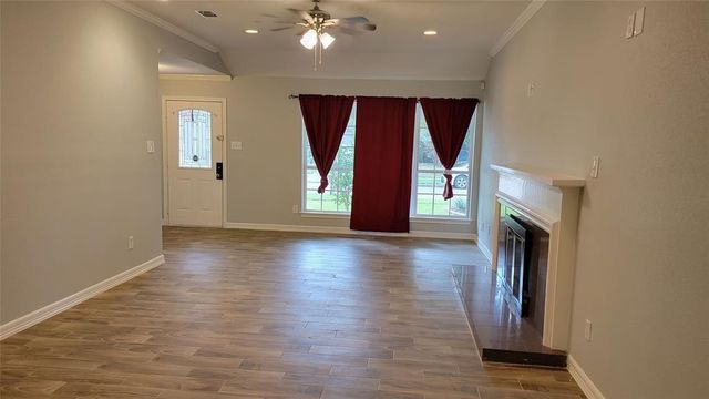 9630 E Savile Circle, Houston, TX 77065