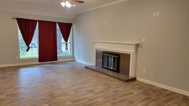 9630 E Savile Circle, Houston, TX 77065