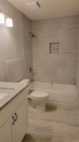 9630 E Savile Circle, Houston, TX 77065