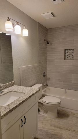 9630 E Savile Circle, Houston, TX 77065