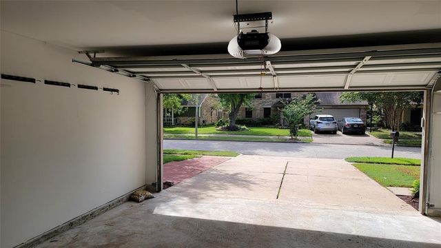 9630 E Savile Circle, Houston, TX 77065