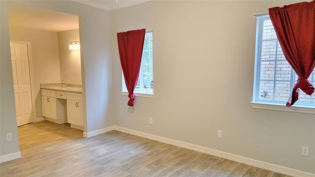 9630 E Savile Circle, Houston, TX 77065