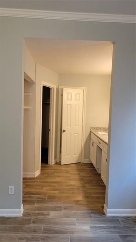 9630 E Savile Circle, Houston, TX 77065