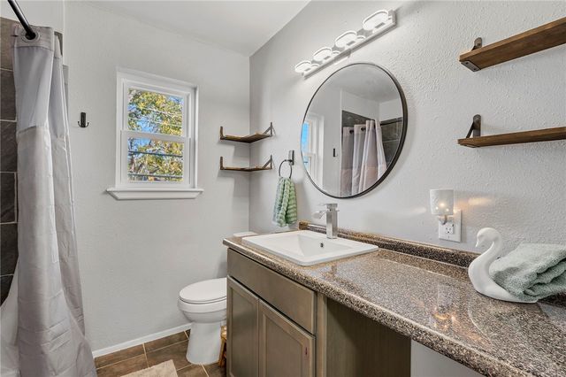 4517 Carter Creek 5, Bryan, TX 77802