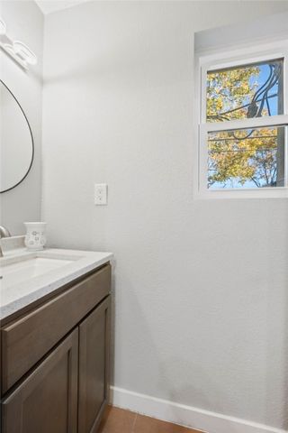 4517 Carter Creek 5, Bryan, TX 77802