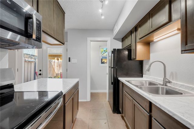 4517 Carter Creek 5, Bryan, TX 77802