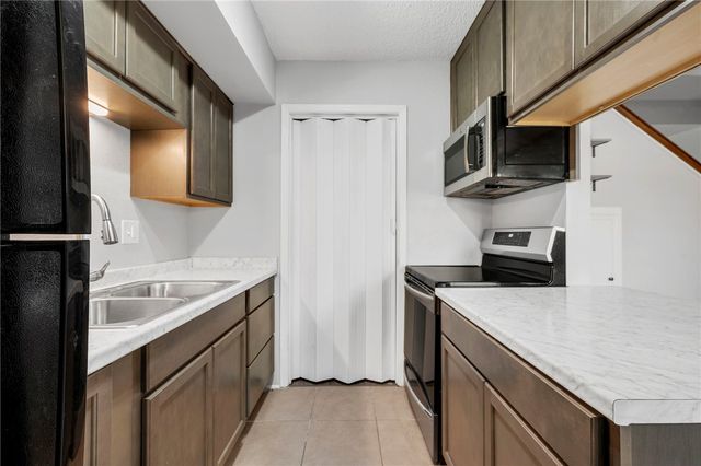 4517 Carter Creek 5, Bryan, TX 77802