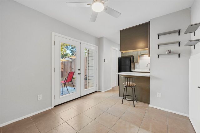 4517 Carter Creek 5, Bryan, TX 77802