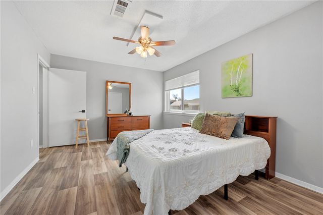 4517 Carter Creek 5, Bryan, TX 77802