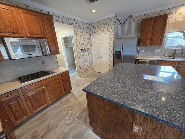 2422 Acadiana Lane, Seabrook, TX 77586