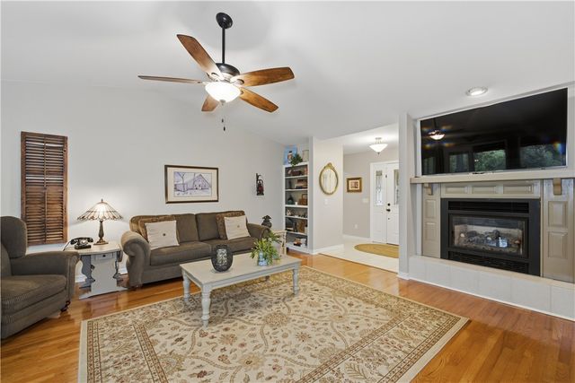 26 McKenzie Drive, Bella Vista, AR 72715