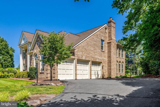 10114 NEDRA DR, Great Falls, VA 22066