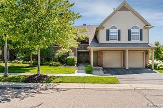 28126 Carlton Way Drive, Novi, MI 48377