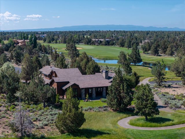 22884 Moss Rock Drive, Bend, OR 97701