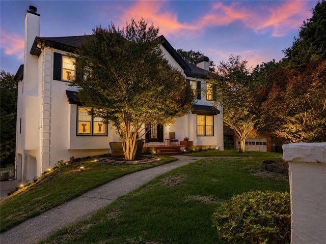 8945 Carroll Manor Drive, Sandy Springs, GA 30350