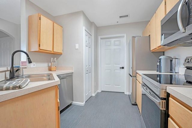 6542 SWISSCO DRIVE 825, Orlando, FL 32822