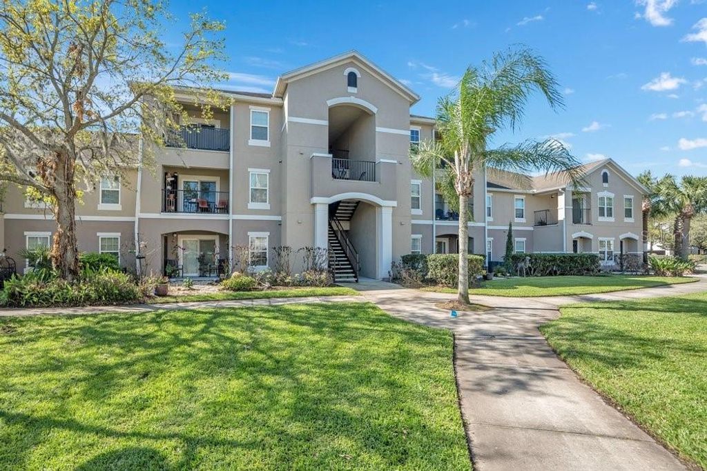 6542 SWISSCO DRIVE 825, Orlando, FL 32822