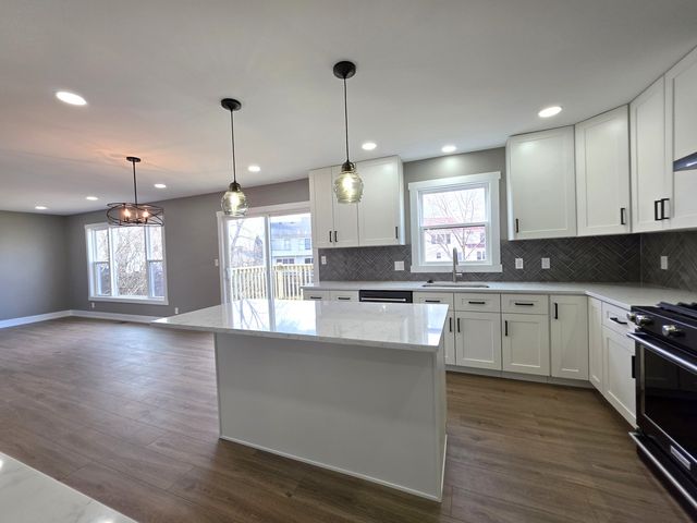 1605 Fox Field Drive, Belvidere, IL 61008