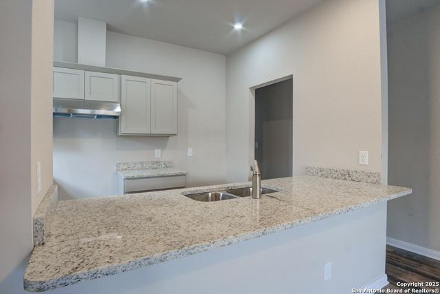 123 Lawton, San Antonio, TX 78237