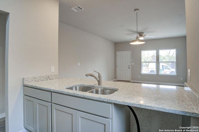 123 Lawton, San Antonio, TX 78237