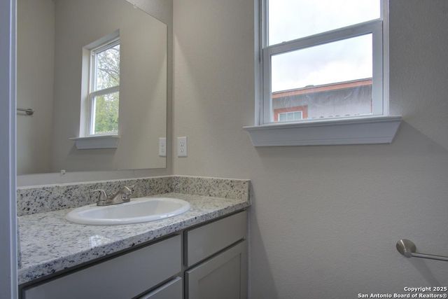 123 Lawton, San Antonio, TX 78237