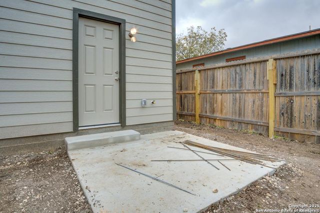 123 Lawton, San Antonio, TX 78237