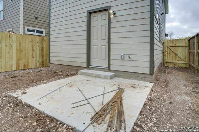 123 Lawton, San Antonio, TX 78237