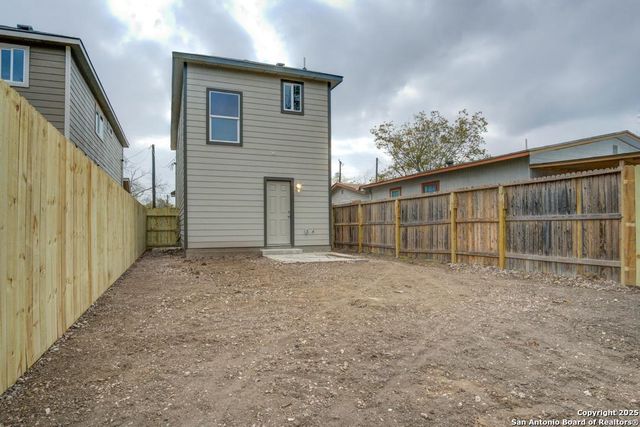 123 Lawton, San Antonio, TX 78237