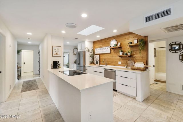 9702 E COCHISE Place, Sun Lakes, AZ 85248